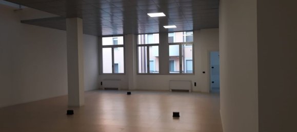 150m² Office in Saronno, Italy No. 364880 24