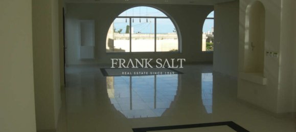 4 bedrooms Bungalow in Saint Paul's Bay, Malta No. 10692 4