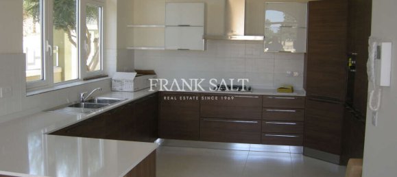 4 bedrooms Bungalow in Saint Paul's Bay, Malta No. 10692 5