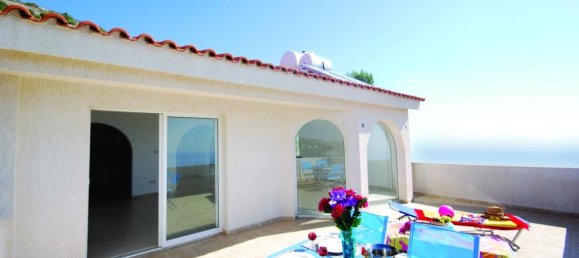 3 bedrooms Villa in Paphos, Cyprus No. 1665 6