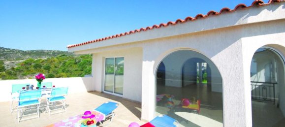 3 bedrooms Villa in Paphos, Cyprus No. 1665 5