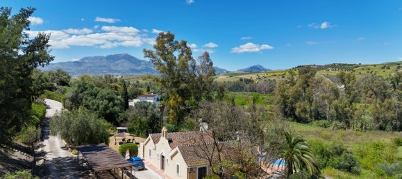 4 Schlafzimmer Haus in Coin, Spain, Nr. 137926 8
