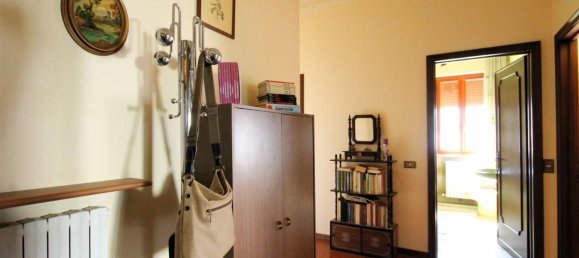 5 rooms Villa in Capannori, Italy No. 298972 16