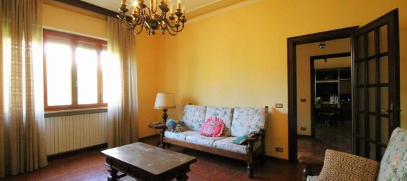 5 rooms Villa in Capannori, Italy No. 298972 9