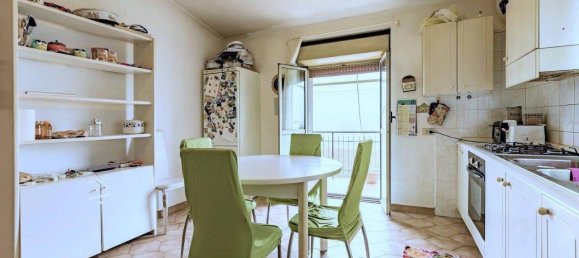 9 rooms Apartment in Rome, Italy No. 41415 2