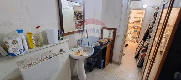 Propiedad comercial de 4 dormitorios en Catania, Italy No. 52930 29