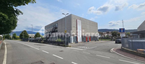 5 rooms Commercial property in Gorlago, Italy No. 351956 2