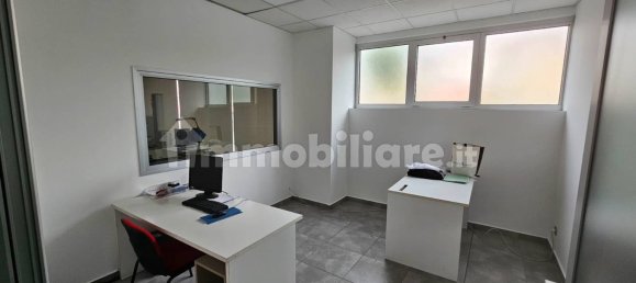 5 rooms Commercial property in Gorlago, Italy No. 351956 5