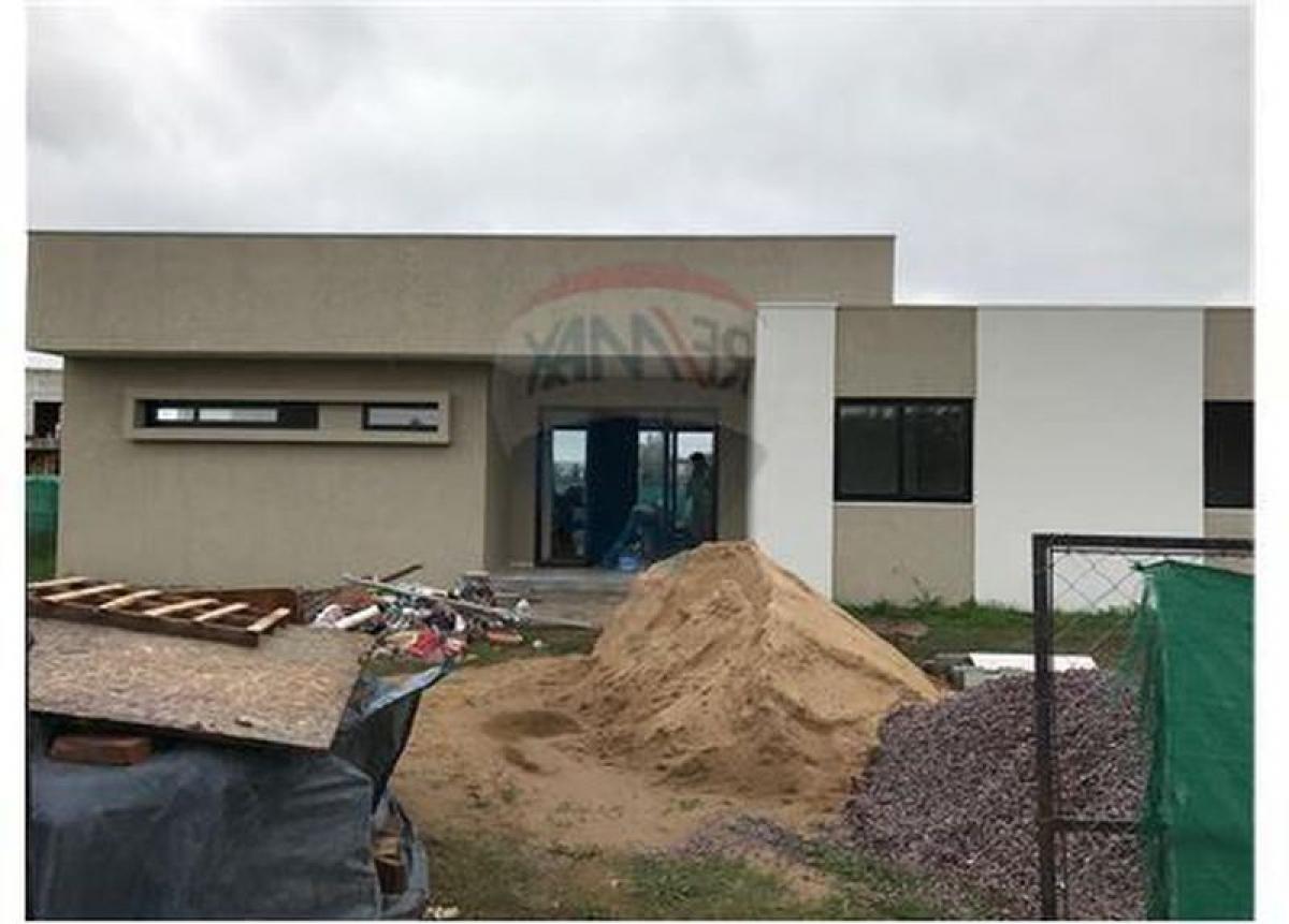 Casa T3 em Escobar, Argentina N.º 53424