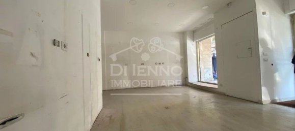 55m² Commercial property in Rome, Italy No. 141010 3