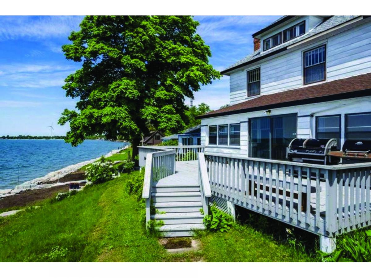 4 bedrooms House in Wainfleet, Canada No. 1042