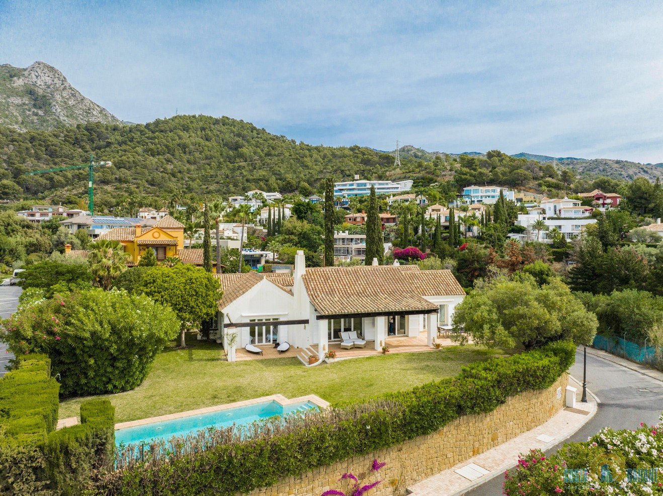 4 bedrooms Villa in Marbella, Spain No. 10059