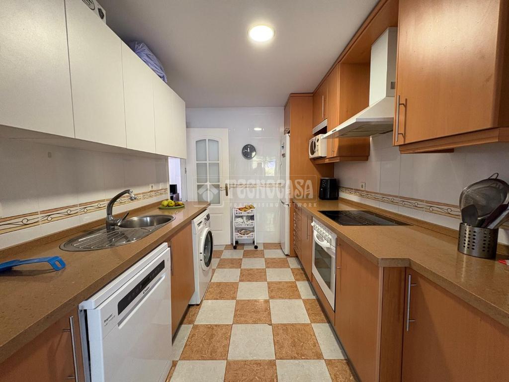 Apartamento de 2 habitaciónes en San Luis de Sabinillas, Spain No. 145167