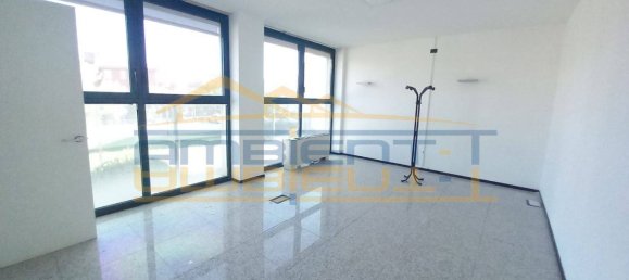 1-Zimmer Büro in Merate, Italy, Nr. 174796 13