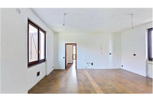 1 bedroom Apartment in Mornago, Italy No. 308520