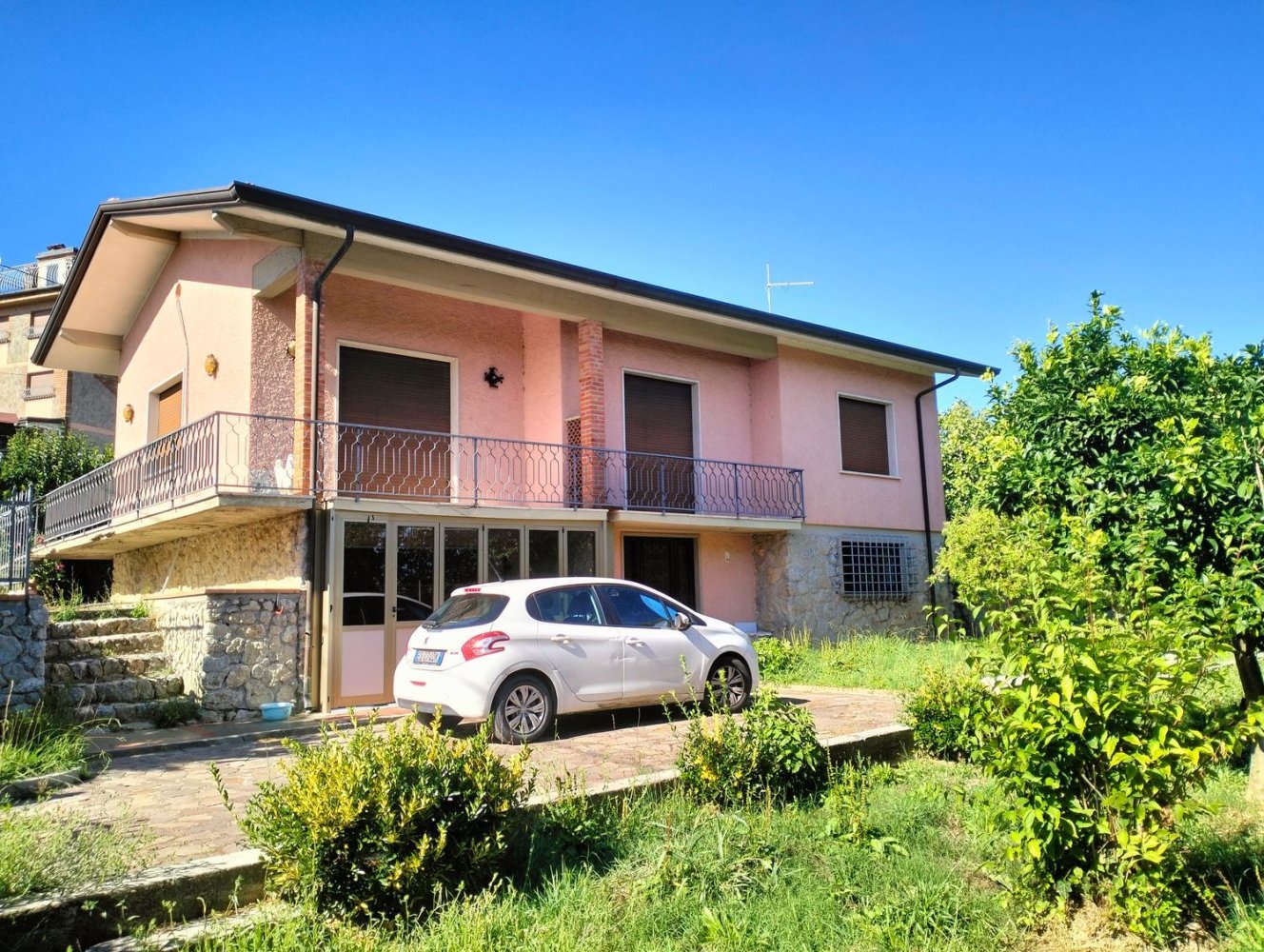 Casa de 8 habitaciónes en Massarosa, Italy No. 145603