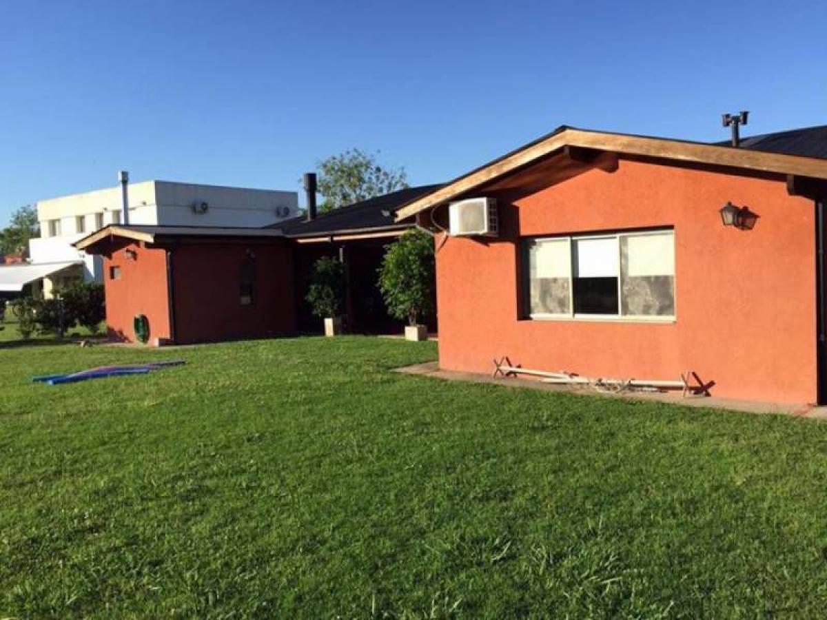 3 bedrooms House in Tigre, Argentina No. 15058