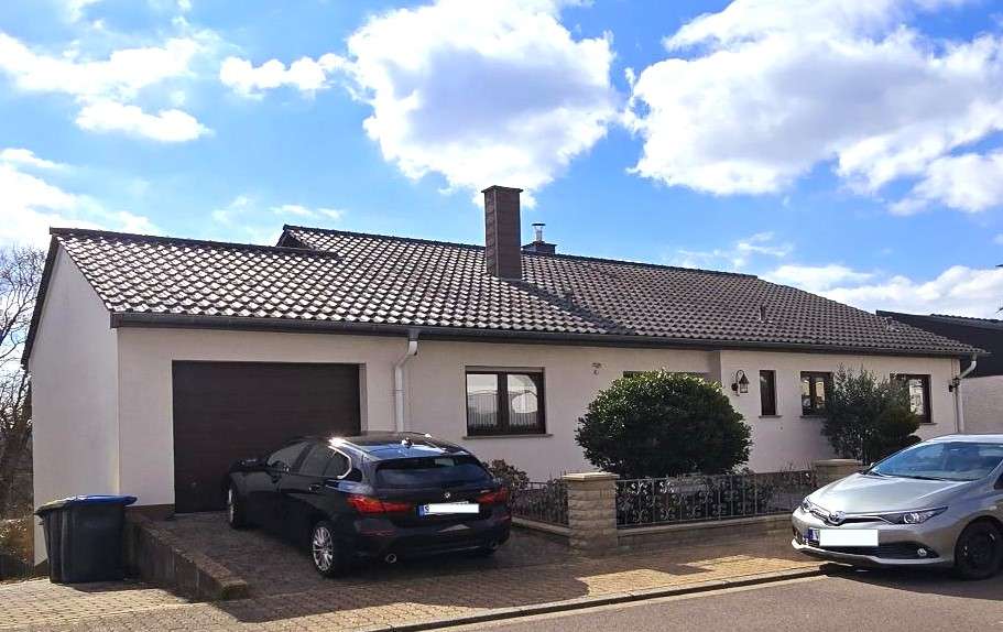 6 rooms Bungalow in Saarland, Germany No. 35380