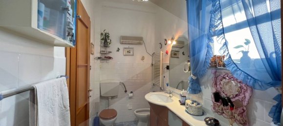 3 rooms Commercial property in Bari, Italy No. 31464 7