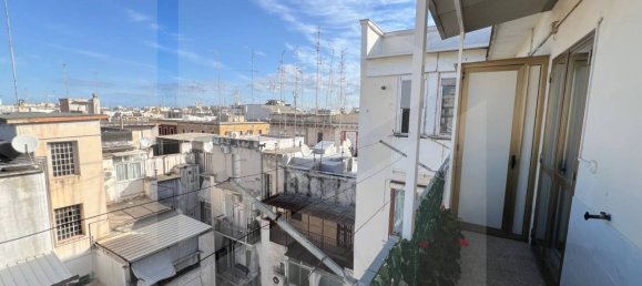 3 rooms Commercial property in Bari, Italy No. 31464 3