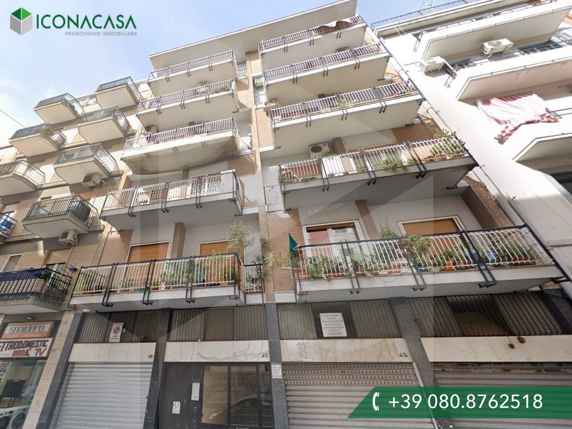 3 rooms Commercial property in Bari, Italy No. 31464