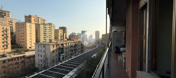 5 bedrooms Apartment in Genoa, Italy No. 77802 9