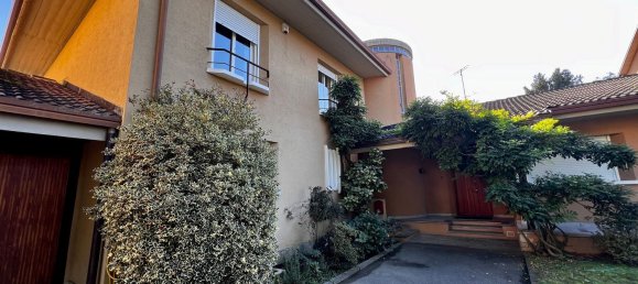 6 rooms Villa in Ivrea, Italy No. 124402 3