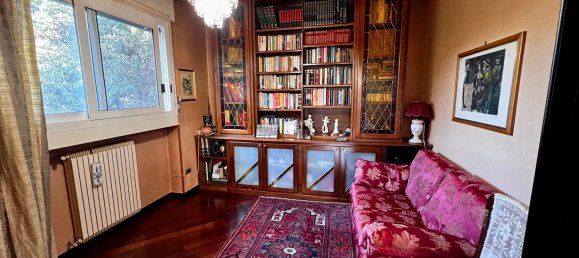 6 rooms Villa in Ivrea, Italy No. 124402 5