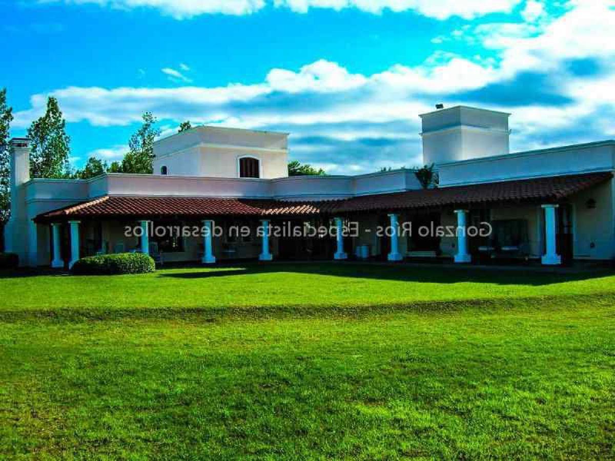 3 bedrooms House in Cordoba, Argentina No. 62933