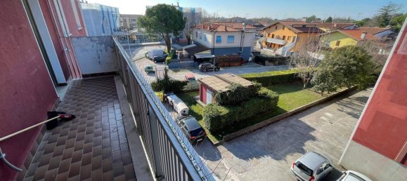 4-salle Appartement à Gorizia, Italy No. 154035 3