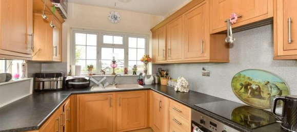 3 bedrooms House in Essex, United Kingdom No. 3966 2