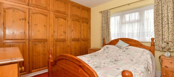 3 bedrooms House in Essex, United Kingdom No. 3966 7