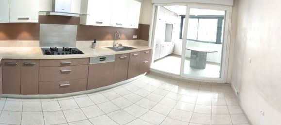 Apartamento de 3 dormitorios en Villeurbanne, France No. 339281 9