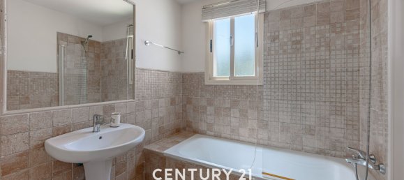 4 bedrooms Townhouse in Marbella, Spain No. 137240 16