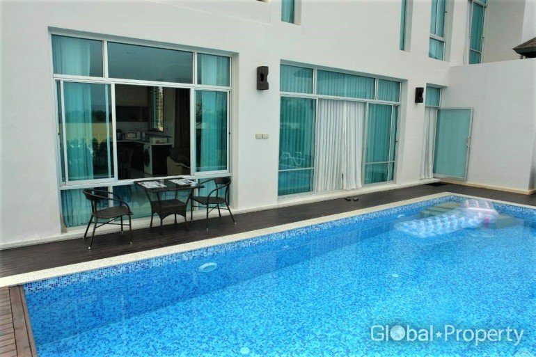 3 bedrooms Cafe / restaurant in Pattaya, Thailand No. 3447