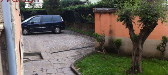 4 bedrooms Villa in Lucca, Italy No. 70400 5