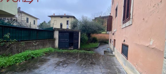 4 bedrooms Villa in Lucca, Italy No. 70400 27