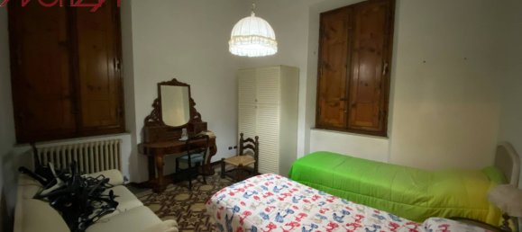 4 bedrooms Villa in Lucca, Italy No. 70400 16