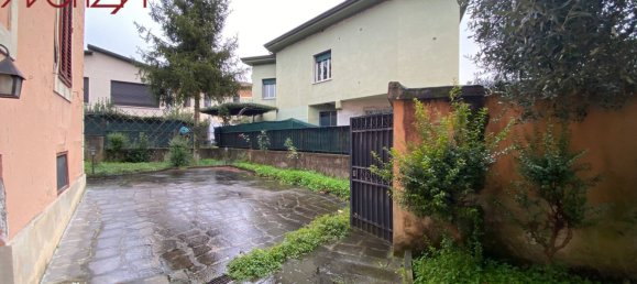 4 bedrooms Villa in Lucca, Italy No. 70400 30