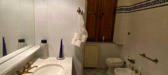 4 bedrooms Villa in Lucca, Italy No. 70400 22