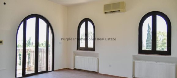 Villa de 5 dormitorios en Oroklini, Cyprus No. 971 17