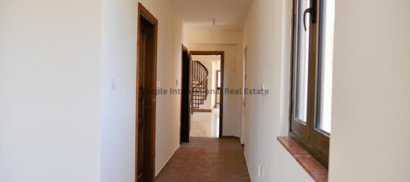 Villa de 5 dormitorios en Oroklini, Cyprus No. 971 18