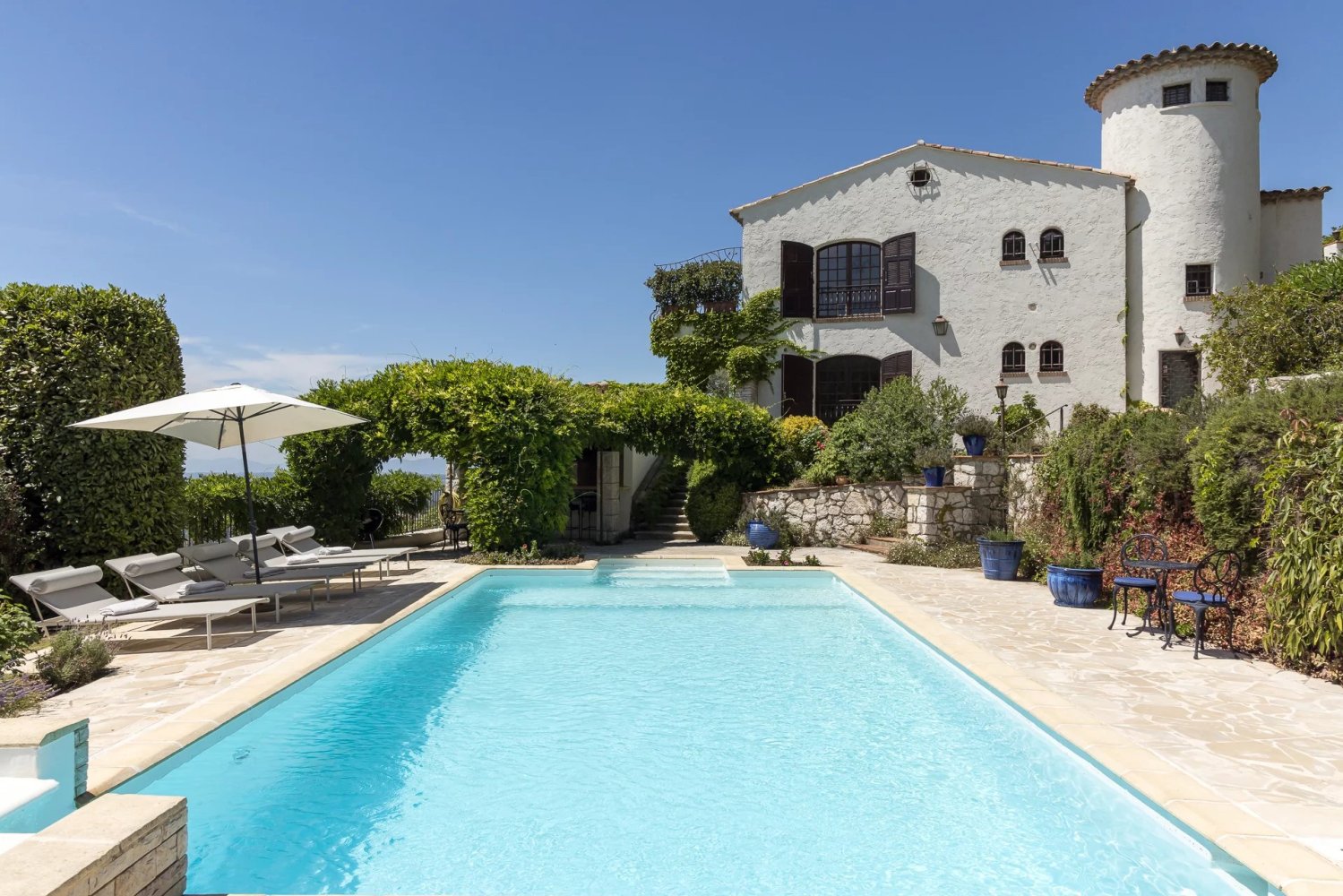 4 bedrooms Villa in Tourrettes-sur-Loup, France No. 640