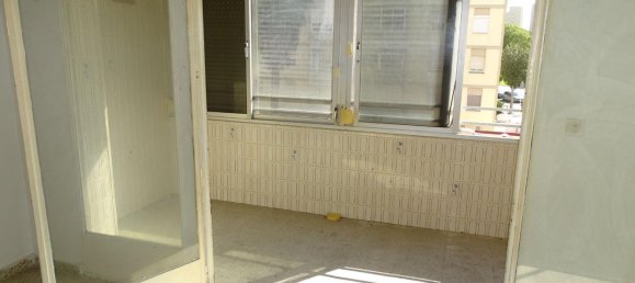 Apartamento de 3 dormitorios en Cádiz, Spain No. 173566 12