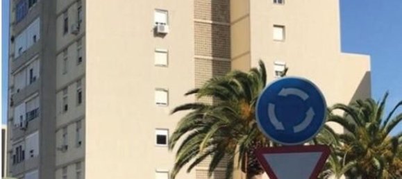 Apartamento de 3 dormitorios en Cádiz, Spain No. 173566 3