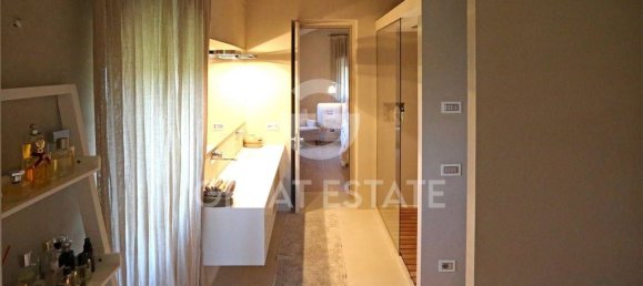 6 bedrooms House in Arezzo, Italy No. 235030 13