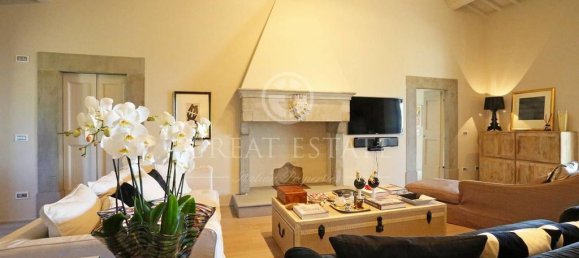 6 bedrooms House in Arezzo, Italy No. 235030 5