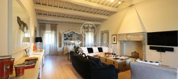 6 bedrooms House in Arezzo, Italy No. 235030 4