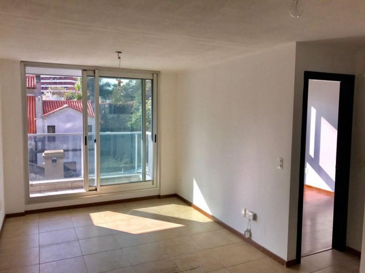 Studio in Montevideo, Uruguay No. 3979