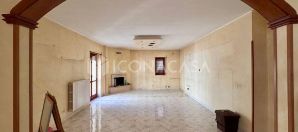 5 rooms Apartment in Ceglie Messapica, Italy No. 290877 3